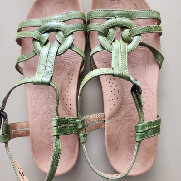 Born Green Sandles Size 9 - Picture 1 of 2